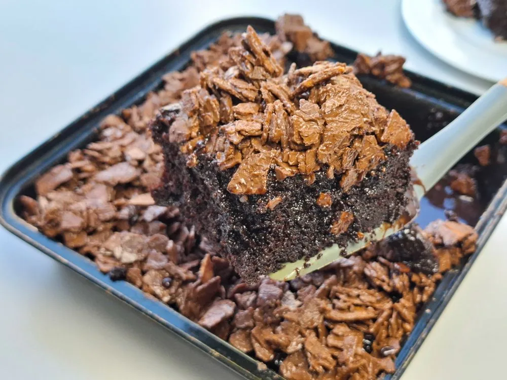 chocolate crunch cake